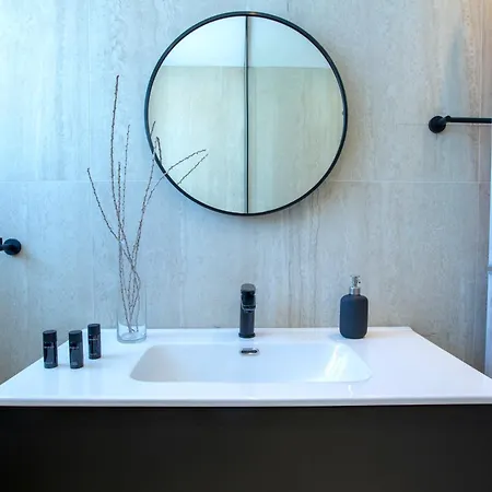 The Dynasty Βίλα Σύβοτα