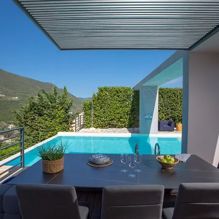 The Dynasty Βίλα Σύβοτα